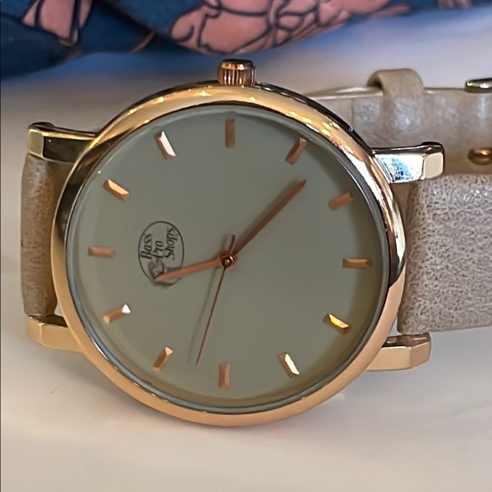 Bass Pro Shop Gold and Cream Watch